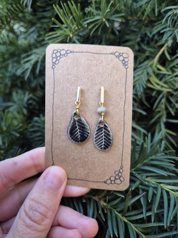 Elegant black earrings