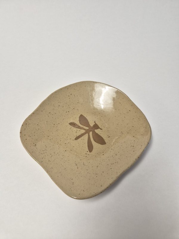 Ceramic plate with dragonfly