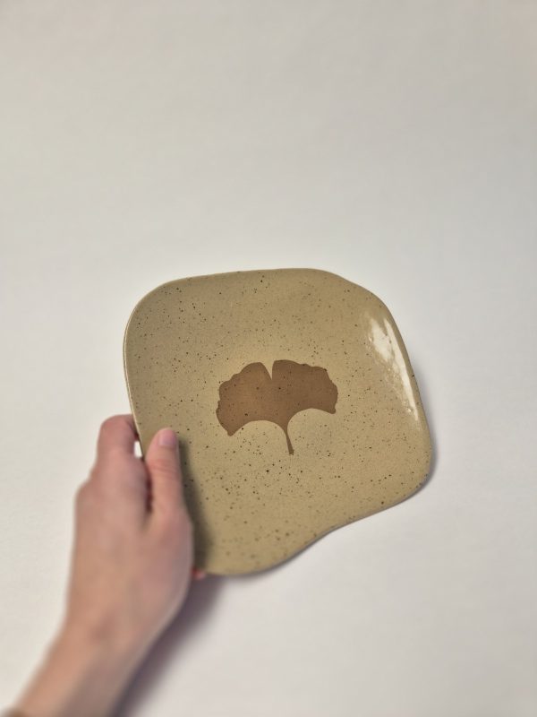 Ceramic plate ginkgo