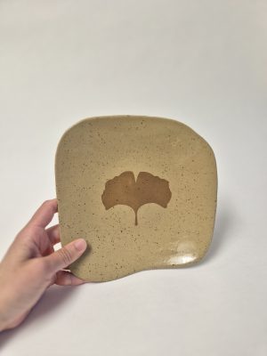 Ceramic plate ginkgo