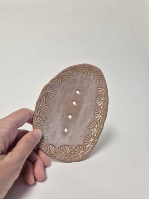 Ceramic soap holder in pink