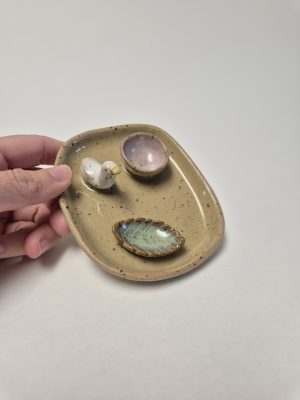 Ceramic jewelry holder