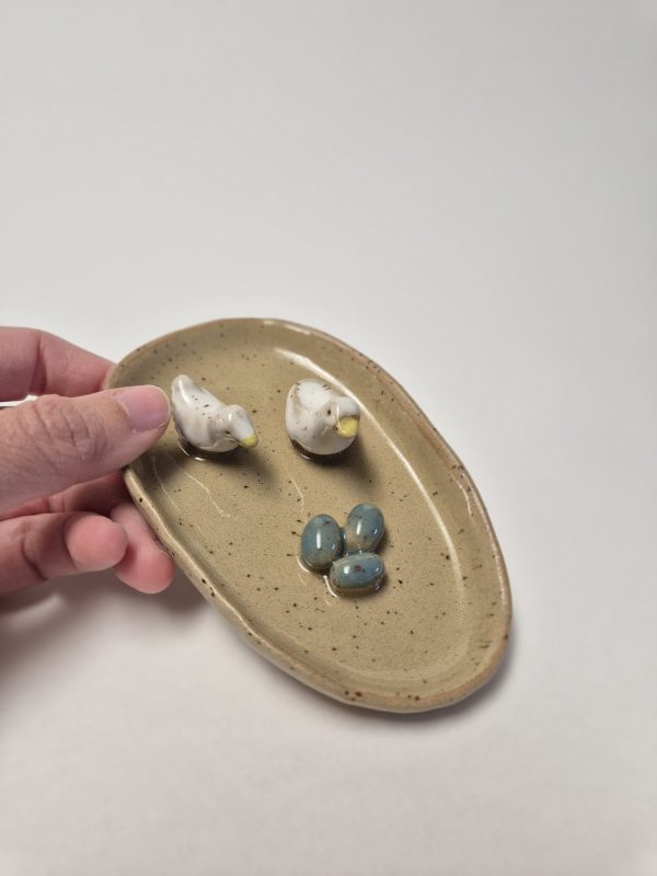 Ceramic jewelry holder