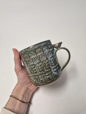 Big textured mug with bird