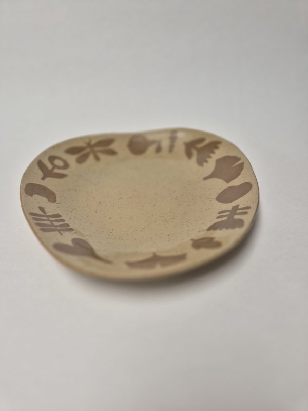 Ceramic service plate