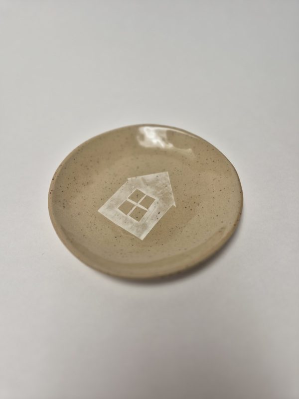 Ceramic plate with house