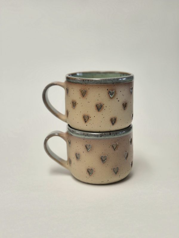 Ceramic mug with hearts