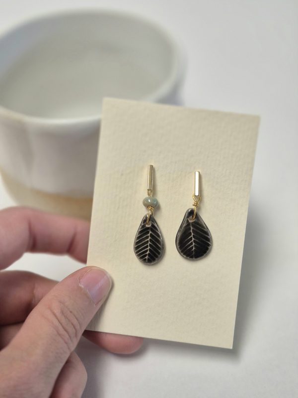 Elegant black earrings