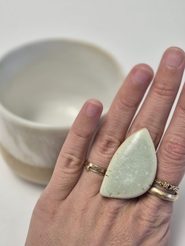 Ceramic statement ring