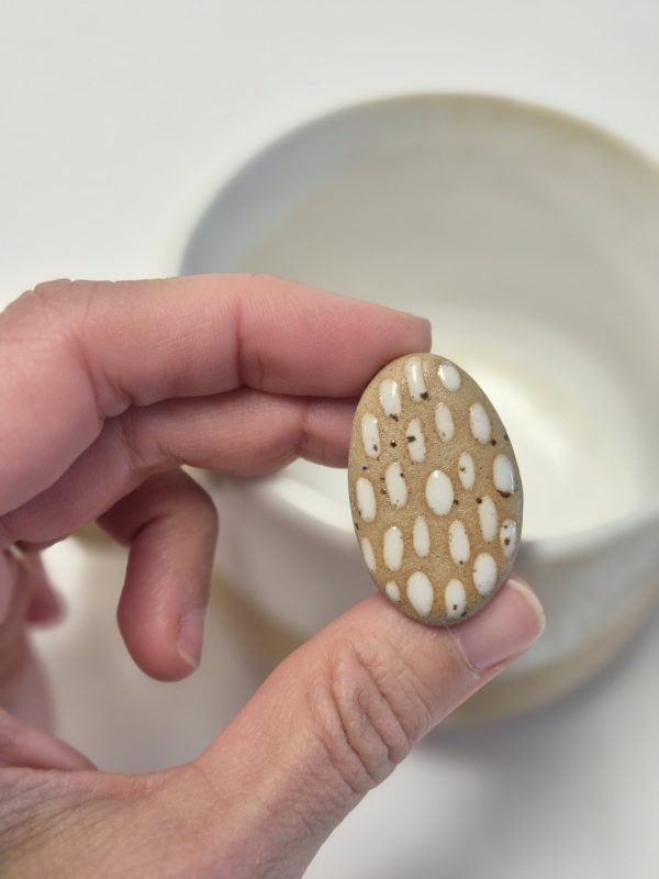 Ceramic ring with drops