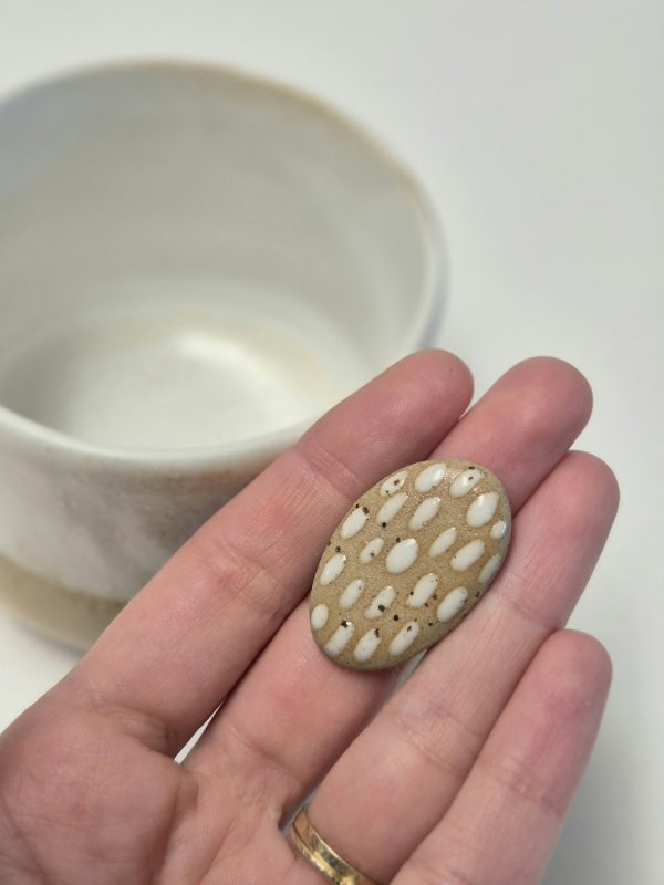 Ceramic ring with drops
