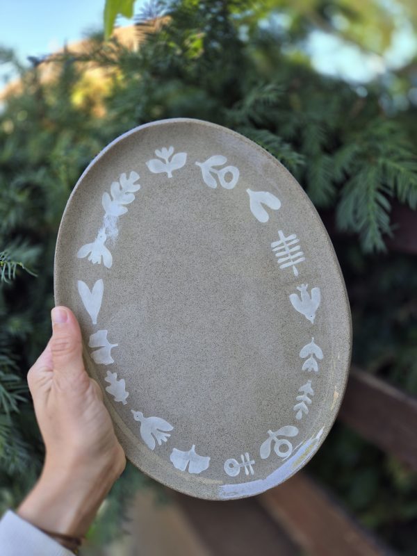 Ceramic oval plate